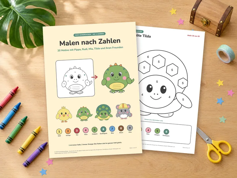 Titelseite und die Malvorlage von Schildkröte Tilda auf einem Holztisch mit Wachsmalstiften, Schere, Washi-Tape und kleiner Schatzkiste. Montage aus den echten PDF-Seiten und einem KI-generierten Tischfoto.
