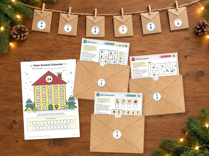 Holztisch mit Tannenzweigen und Lichterkette, oben sechs Kraftpapier-Umschläge an einer Schnur mit den Zahlen-Etiketten 4 bis 9, davor das Kalender-Poster und drei geöffnete Umschläge mit den Etiketten 1, 2 und 3, aus denen die Rätsel von Tag 1 bis 3 schauen. Montage aus den echten PDF-Seiten und einem KI-generierten Foto.